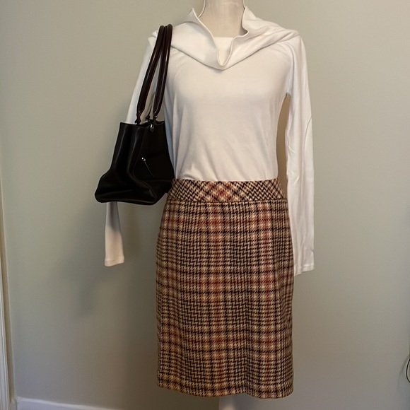Chadwick’s tweed plaid midi skirt - size 6P - Picture 3 of 9